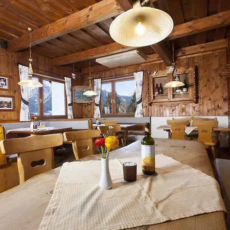 Guest house Holzhackerstube 3*